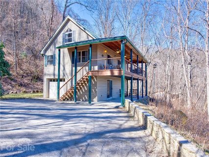 1463 Apple Creek Road