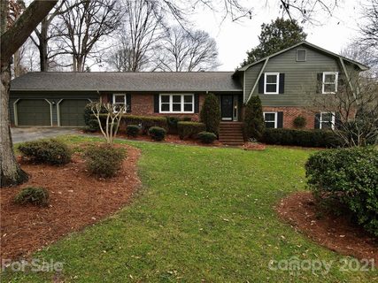 2414 Woodleigh Drive