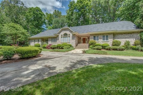 2707 Ashbourne Drive