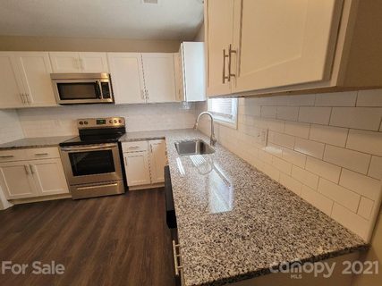 8610 Conklin Place sold home in Stoneridge, Charlotte, NC