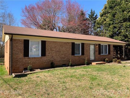 3217 28th Street sold home in Eastwood, Hickory, NC