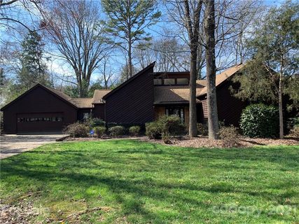 6428 Shaftesbury Lane