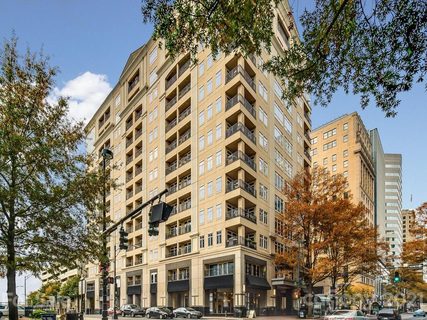 230 S Tryon Street 406 & 405 sold home in 230 South Tryon, Charlotte, NC
