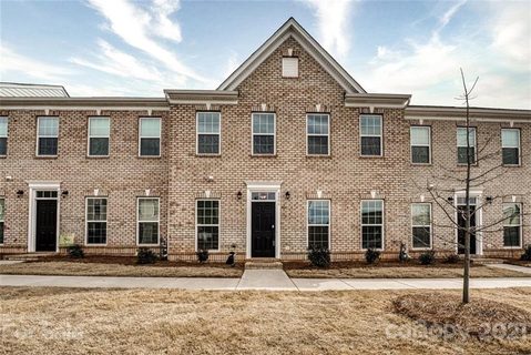 8806 Granby Hill Road sold townhome in Mint Hill Commons, Mint Hill, NC