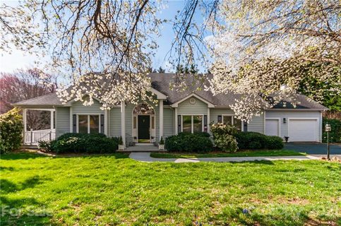 328 Cardinal Lane