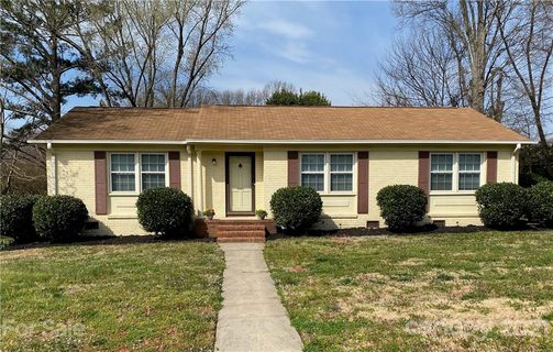 1501 Redcoat Drive sold home in Queens Grant, Charlotte, NC