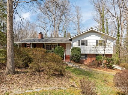 908 Toxaway Drive sold home in Indian Hills, Hendersonville, NC