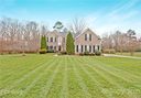 6819 Heath Glen Drive sold home in Mint Hill, SC