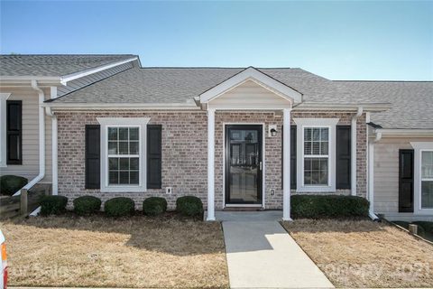 422 Hertling Drive sold townhome in Sapphire Hills, Concord, NC