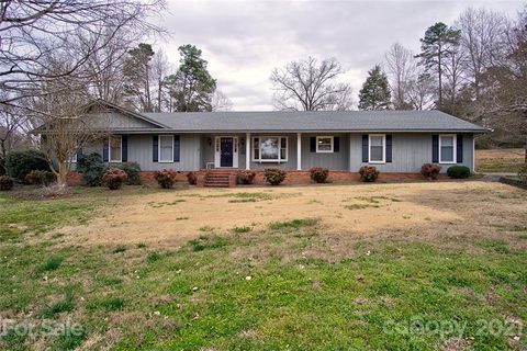 2136 Windemere Road