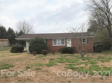 2304 Woodleaf Drive