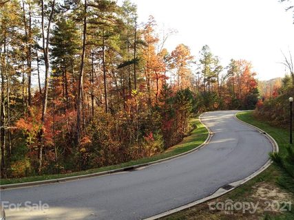 Upper Camptown Road active lot in Straus Park, Brevard, NC