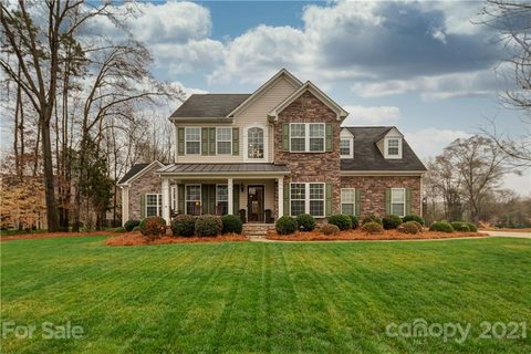 1020 Peninsula Drive sold home in Lakepoint, Belmont, NC