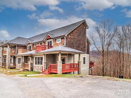 330 Vista Drive 204