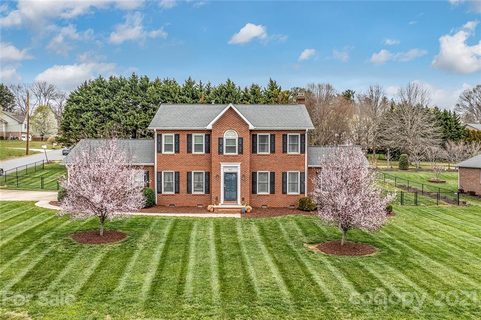 401 Willowbrook Drive