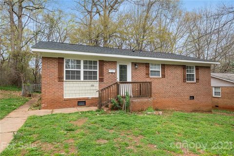 1933 Longleaf Drive
