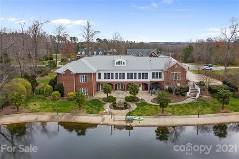 6823 Manatee Drive