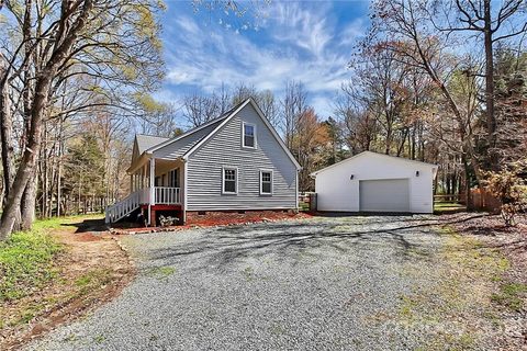 6909 Birdsong Lane