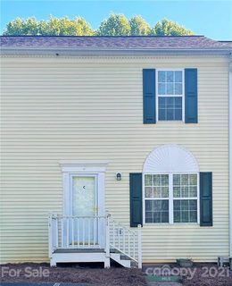 1067 19th Street C sold townhome in Heather Gardens, Hickory, NC