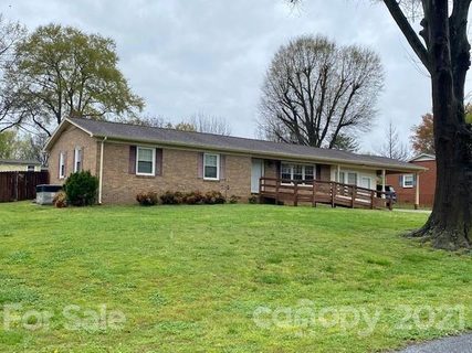 2924 Lake Drive