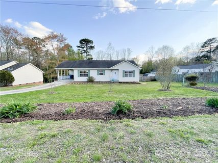 2149 14th Avenue Place sold home in Longview, Hickory, NC