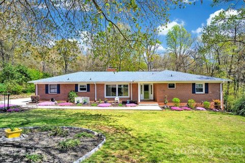 411 Spruce Place