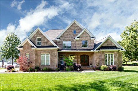 16035 Sunset Drive sold home in Sunset Cove, Huntersville, NC