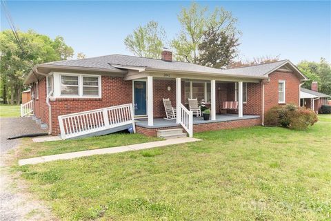 2042 Country Court