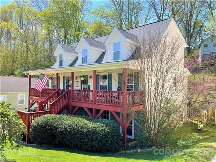 17 Grove Garden Avenue sold home in Biltmore Grove, Candler, NC