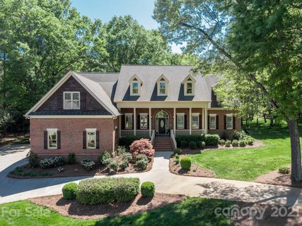 1004 Chamberleyne Way