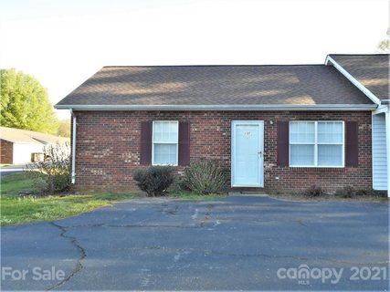 157 24th Street sold townhome in Mimosa Gardens, Hickory, NC