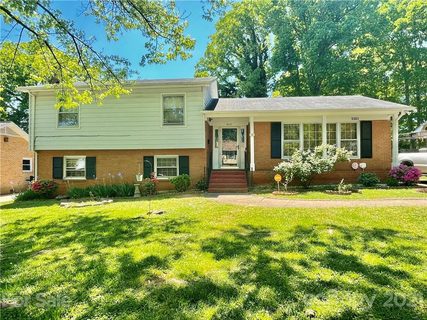 5301 Carriage Drive Circle