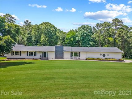 984 Meadow Lakes Road sold home in Meadow Lakes I, Rock Hill, SC