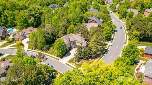 2000 Streamview Court
