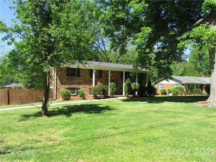 6019 Woodbridge Road sold home in Lake Forest, Charlotte, NC