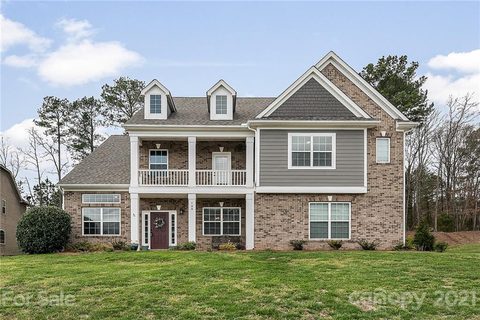 126 Lakeshore Hills Drive