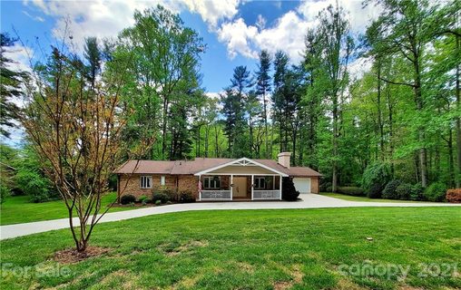 305 Mockingbird Drive sold home in Statonwoods, Hendersonville, NC