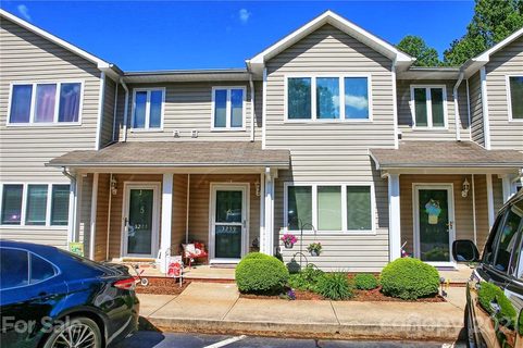 3239 White Oak Court