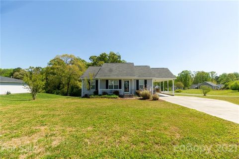 200 Autumn Woods Drive