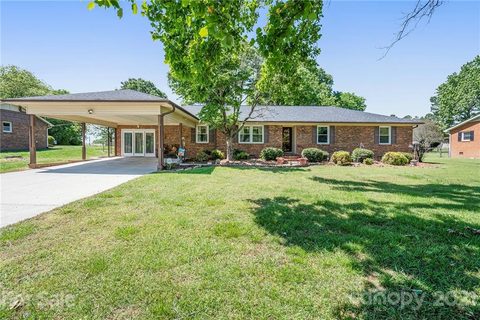 6515 Lynwood Drive