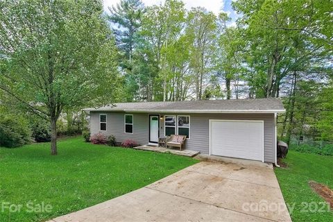 24 Dogwood Road sold home in Royal Oaks, Arden, NC