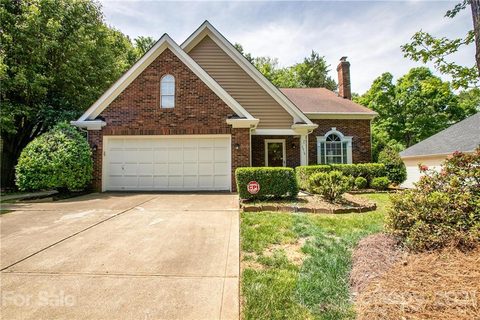 2918 Firewood Drive sold home in Southwoods Village, Matthews, NC