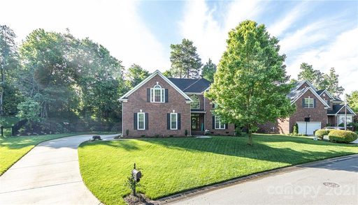 933 Ashford Way