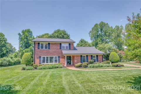 301 Knollwood Drive
