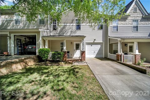 5458 Franklin Springs Circle