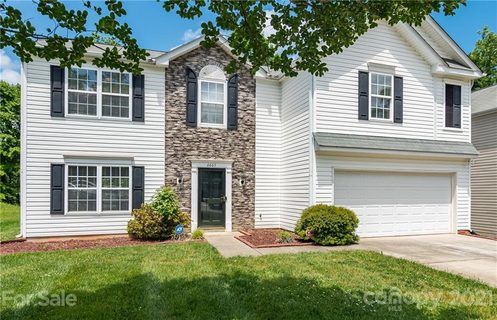 6605 Forest Cross Drive sold home in The Woodlands, Charlotte, NC