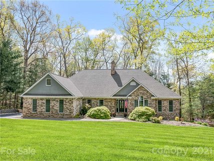 2 Thornapple Drive