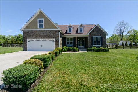 5 Glen Coe Drive sold home in Glen Coe, Fletcher, NC