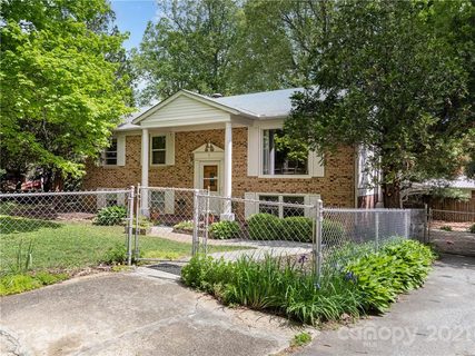 7 White Pine Circle sold home in Royal Oaks, Arden, NC