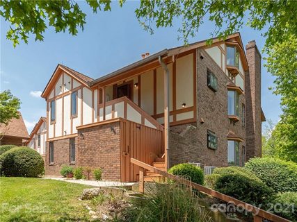 906 Fleetwood Plaza